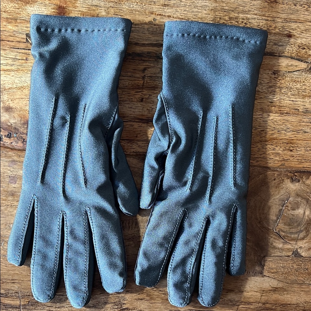Totes>>Isotoner Silver Metallic Driving Gloves w/ Suede Grip and Fleece Lining